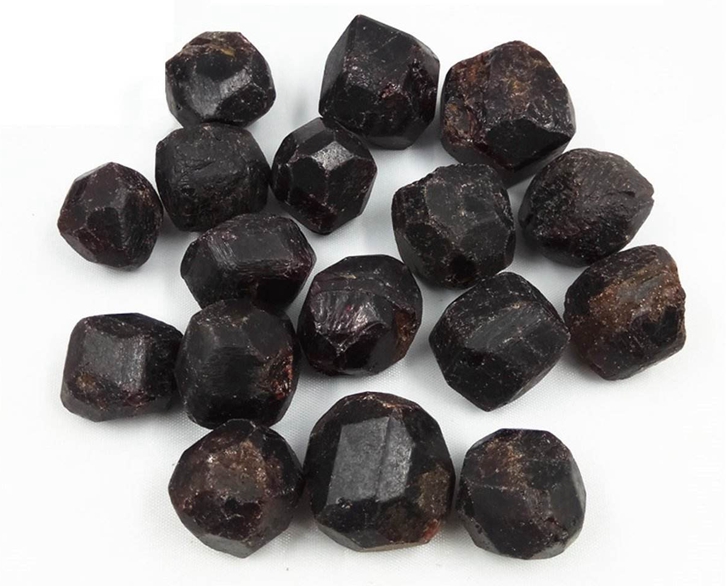 馬拉維到廣州進(jìn)口石榴石原石報關(guān)公司代理案例