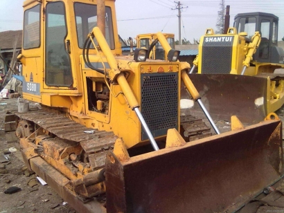 如何從國外進口二手推土機